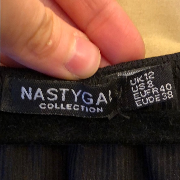 Nasty Gal Ribbed Long Sleeve Keyhole Shirt - Picture 7 of 9